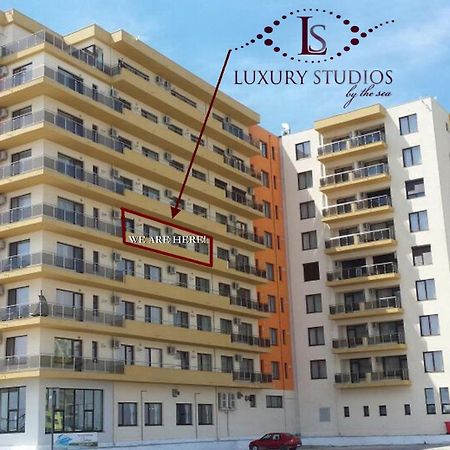 Summerland Luxury Studios By The Sea Mamaia Esterno foto