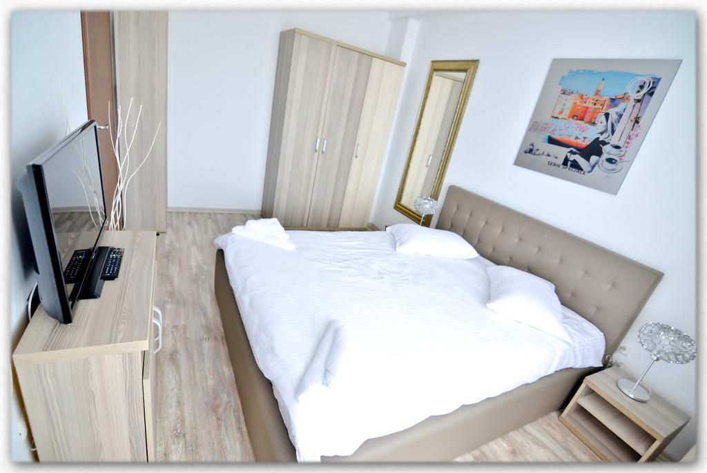 Summerland Luxury Studios By The Sea Mamaia Esterno foto